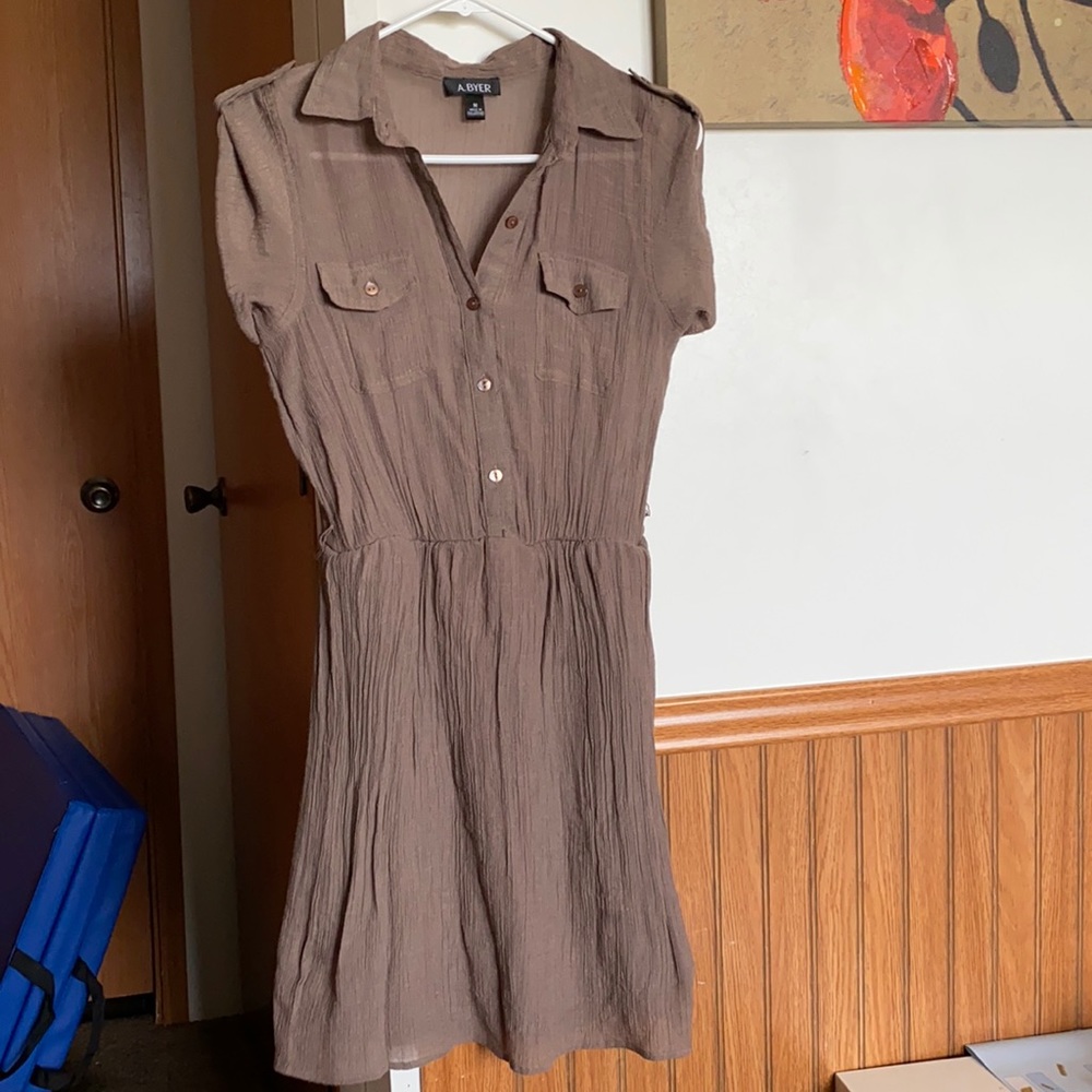 Brown dress